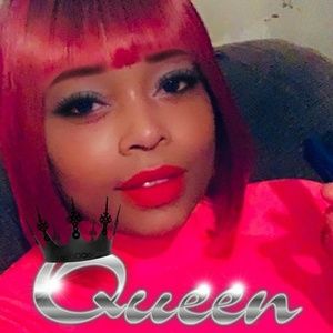 Meet your Posher, Tee